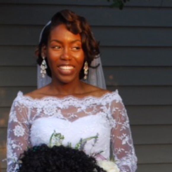 Meet your Posher, Krystal - Picture 3 of 3